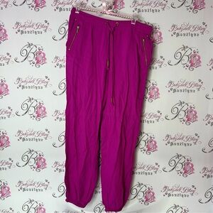 Bebe Pink jogger Pants pink gold details zipper pockets Elastic Cuffs